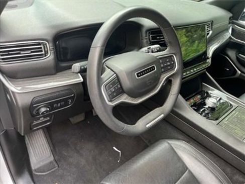 Used 2022 Jeep Wagoneer Series III image 12