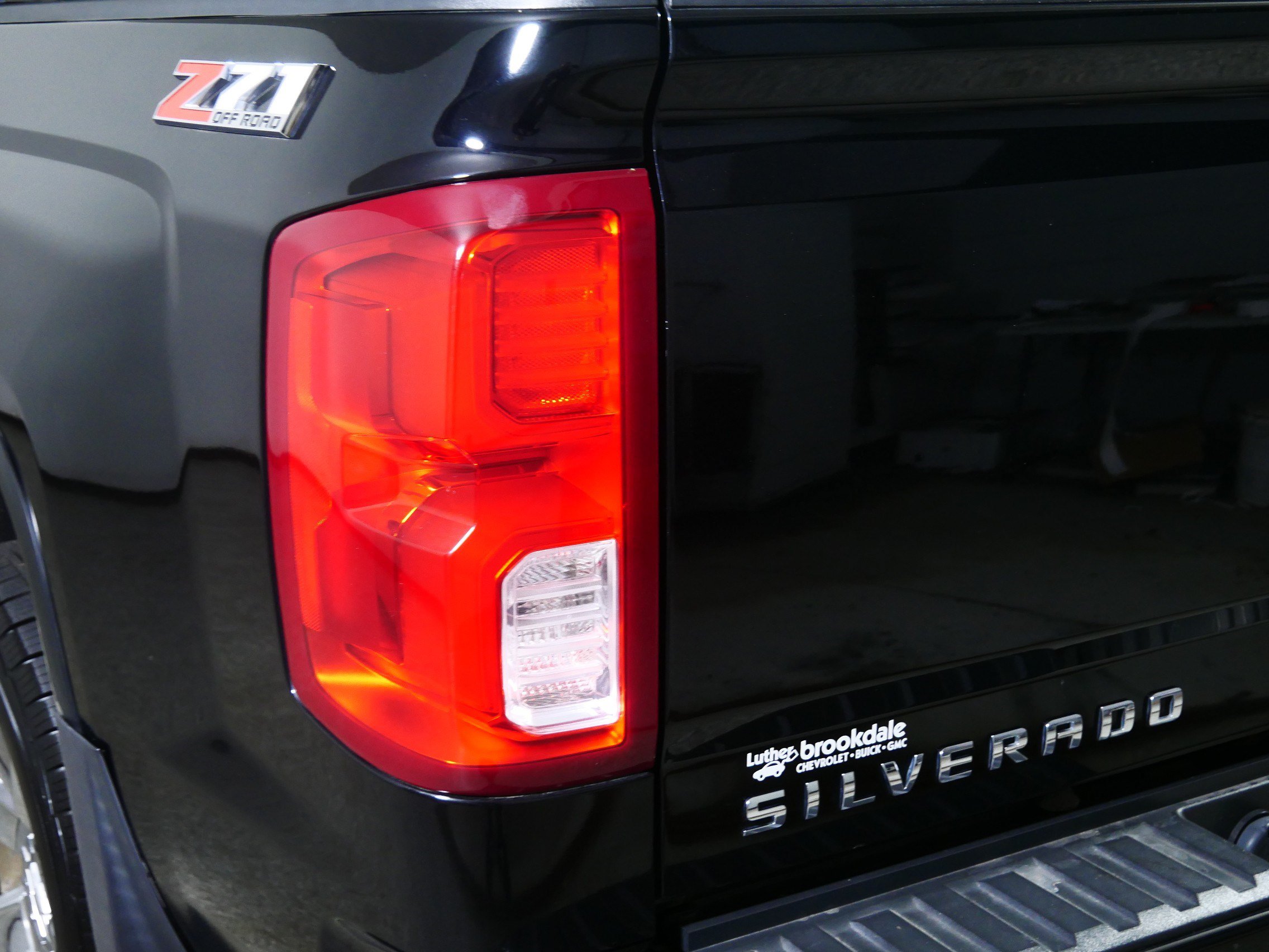 Certified 2017 Chevrolet Silverado 1500 LTZ Z71 w/ LTZ Plus Package AWD/4WD image 17