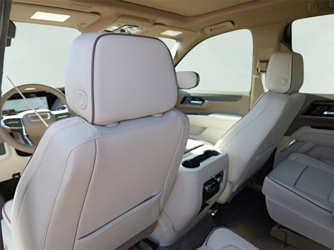 New 2026 GMC Yukon Denali w/ Sun & Power Step Package image 22