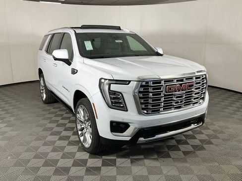 New 2026 GMC Yukon Denali w/ Denali Reserve Package AWD/4WD image 3