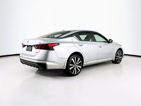 Used 2020 Nissan Altima 2.5 SR w/ Premium Package image 9