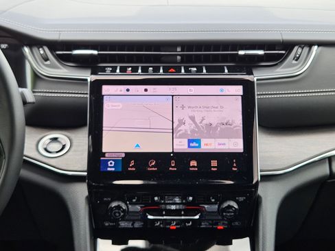 New 2025 Jeep Grand Cherokee L Overland w/ Advanced Protech Group III image 16