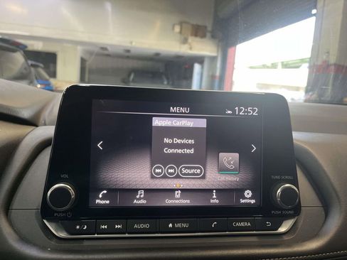 Used 2023 Nissan Rogue SV image 18