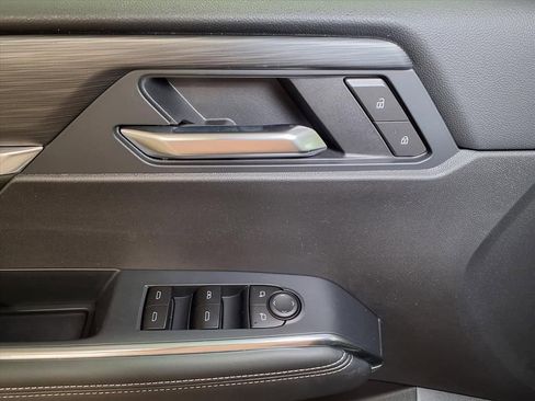 Used 2026 GMC Acadia Elevation FWD image 16