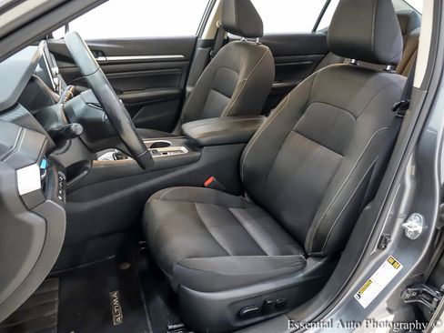 Used 2019 Nissan Altima 2.5 SV image 13