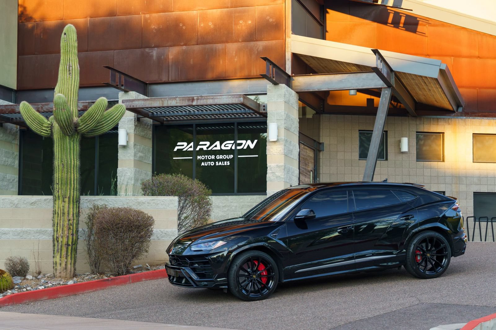 Used 2021 Lamborghini Urus AWD/4WD image 1