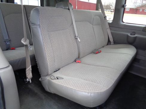 Used 2018 GMC Savana 3500 LT w/ LT Preferred Equipment Group image 35