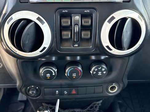 Used 2012 Jeep Wrangler Unlimited Sport AWD/4WD image 16
