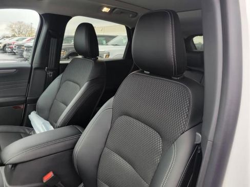 New 2026 Ford Escape SE w/ Class II Trailer Tow Package image 23