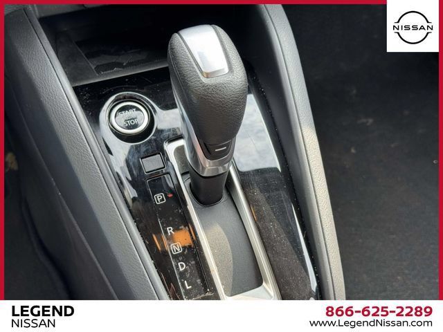 Used 2025 Nissan Versa SR w/ Trunk Package FWD image 27
