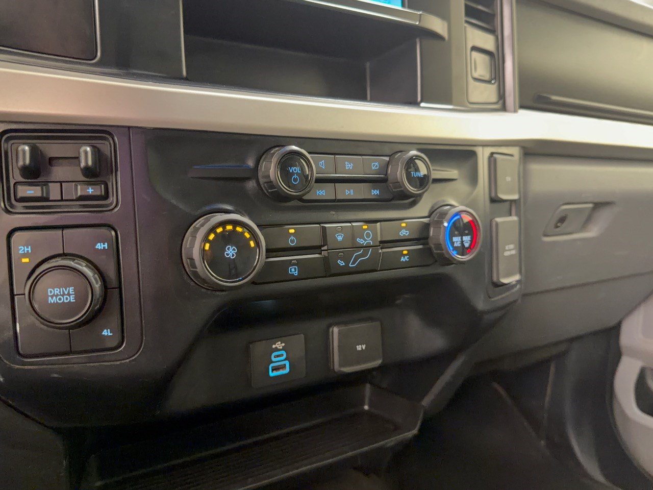Used 2024 Ford F250 XLT AWD/4WD image 22