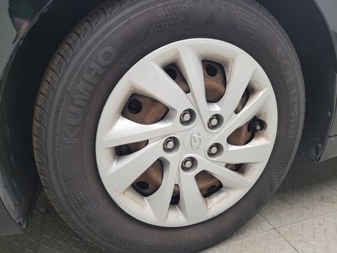 Used 2018 Hyundai Elantra SE FWD image 31