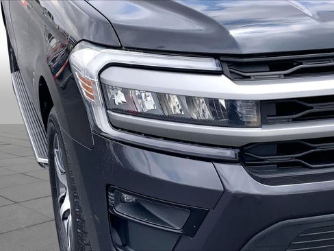 Used 2023 Ford Expedition XLT AWD/4WD image 28