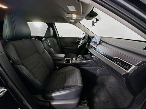 Used 2024 Mitsubishi Outlander SE image 32