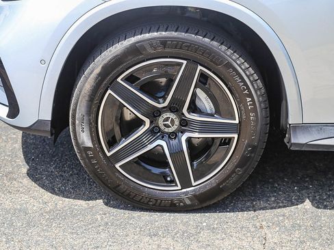Certified 2025 Mercedes-Benz GLC 300 4MATIC image 9