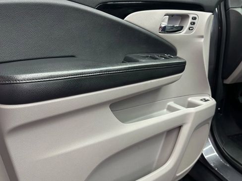Used 2016 Honda Pilot Touring image 9