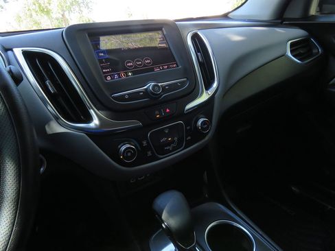 Used 2022 Chevrolet Equinox LS w/ LS Convenience Package image 20