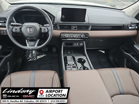 Used 2025 Honda Pilot Elite image 11