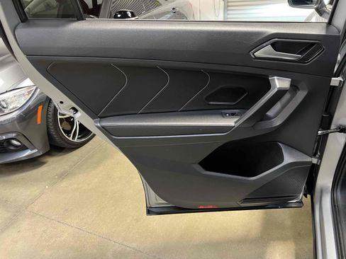 Used 2022 Volkswagen Tiguan SE image 73