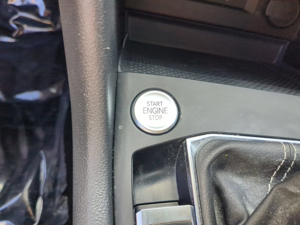 Certified 2022 Volkswagen Taos SE FWD image 29