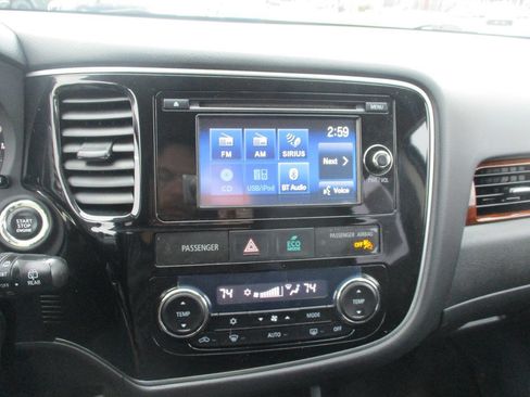 Used 2014 Mitsubishi Outlander GT image 20