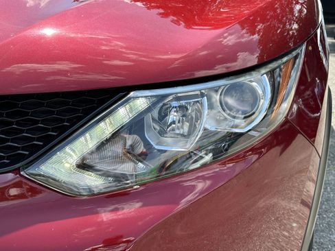 Certified 2019 Nissan Rogue Sport SV AWD/4WD image 9