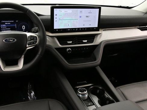 New 2025 Ford Explorer Active w/ Active Comfort Package image 16