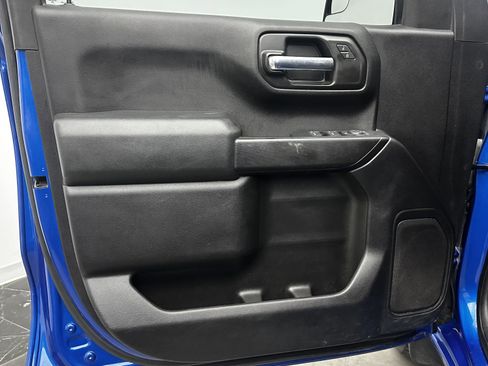 Used 2022 Chevrolet Silverado 1500 Custom w/ LPO, Dark Essentials Package image 10