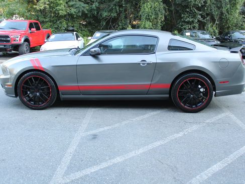 Used 2014 Ford Mustang Coupe RWD image 20