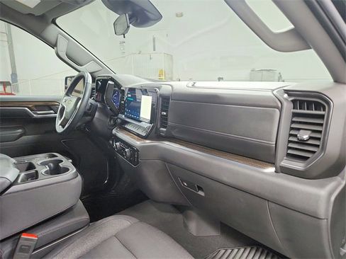 Used 2024 Chevrolet Silverado 1500 LT image 34