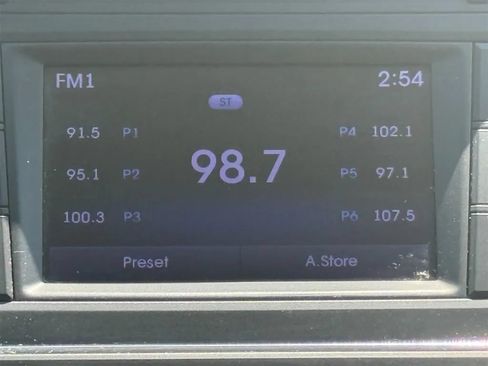 Used 2018 Hyundai Santa Fe Sport FWD image 14