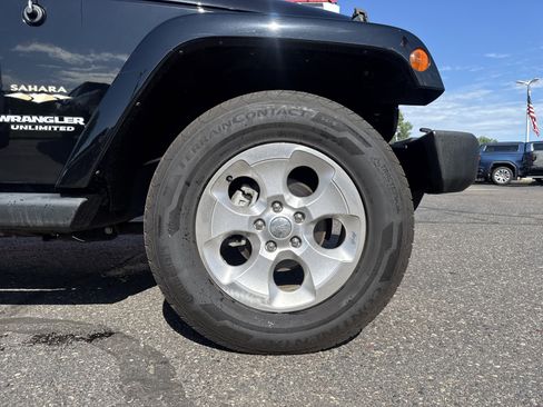 Used 2013 Jeep Wrangler Unlimited Sahara w/ Trailer Tow Group AWD/4WD image 9