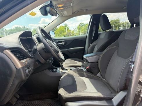 Used 2015 Jeep Cherokee Latitude w/ Comfort/Convenience Group AWD/4WD image 24