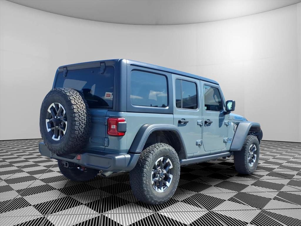 Used 2024 Jeep Wrangler Unlimited Rubicon 4xe w/ Technology Group AWD/4WD image 30