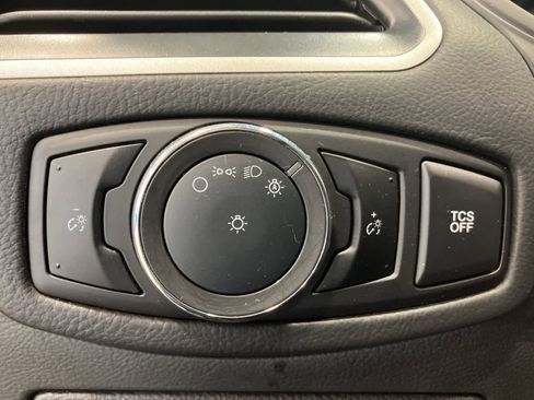 Used 2024 Ford Edge SEL image 13