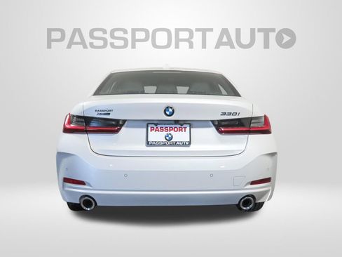 Used 2025 BMW 330i xDrive Sedan w/ Premium Package AWD/4WD image 6