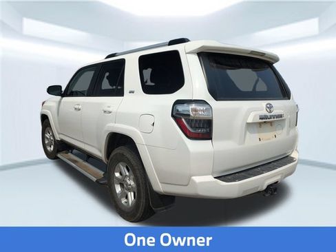 Used 2023 Toyota 4Runner SR5 Premium w/ Moonroof Package RWD image 2