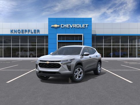 New 2026 Chevrolet Trax LS w/ LS Convenience Package FWD image 8