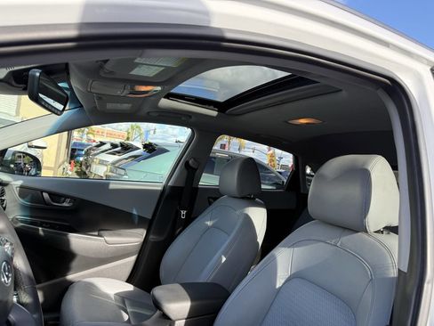 Used 2021 Hyundai Kona Limited w/ Cargo Package image 29