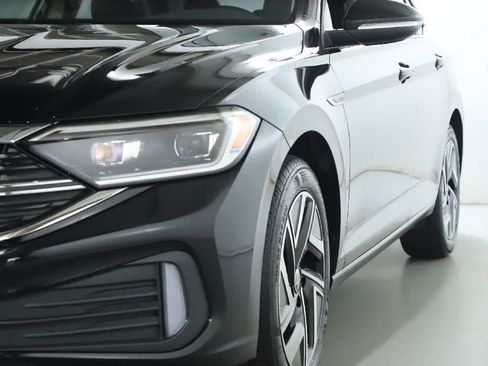Certified 2024 Volkswagen Jetta SEL FWD image 4