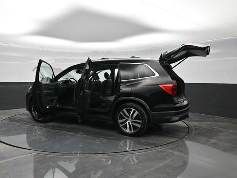 Used 2017 Honda Pilot Touring image 41