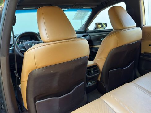 Used 2020 Lexus ES 300h FWD image 32