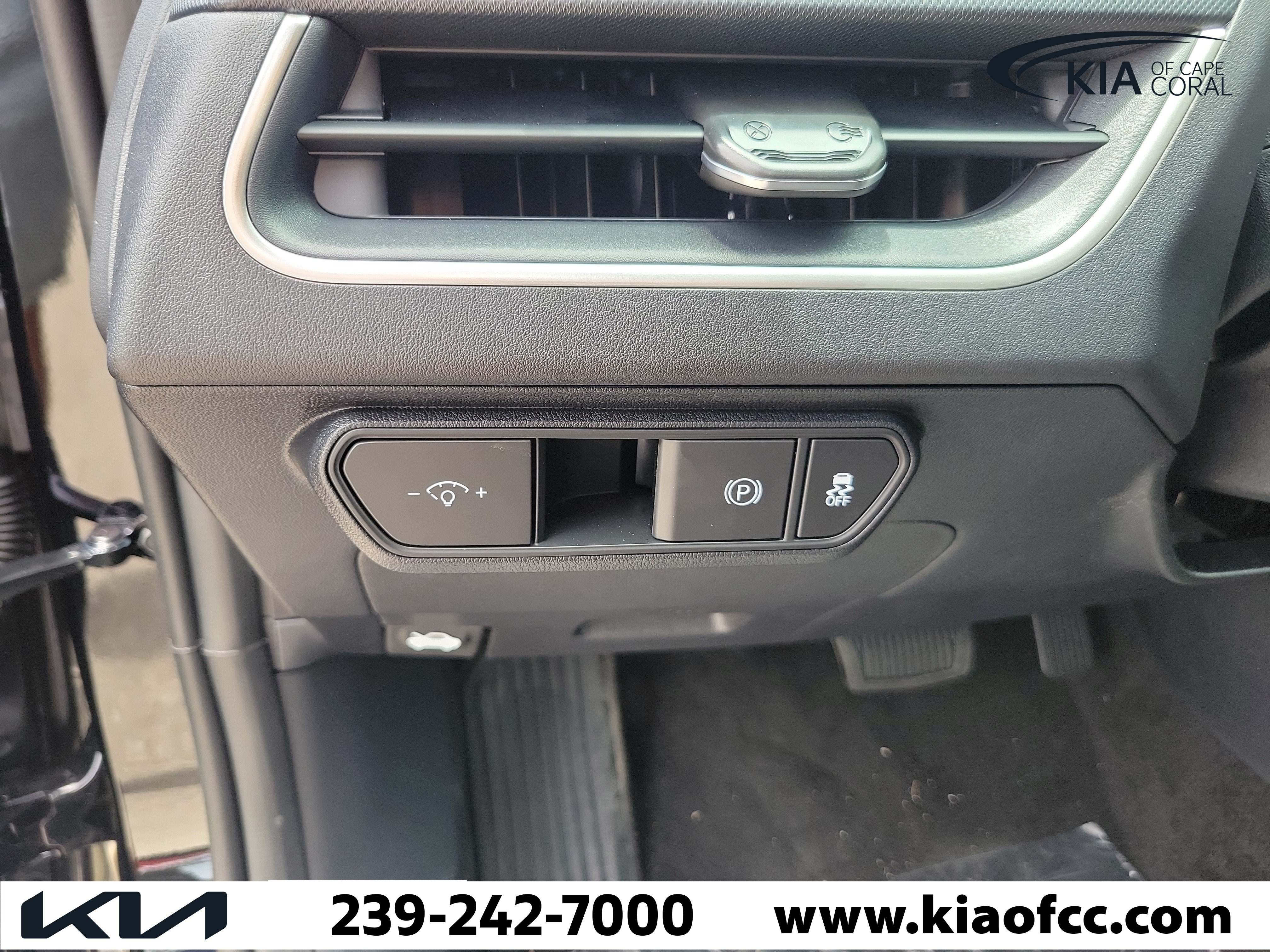 New 2026 Kia K4 FWD image 21