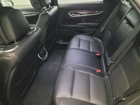 Used 2013 Cadillac XTS Premium image 18