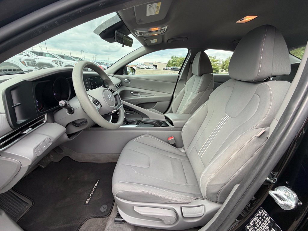 Used 2021 Hyundai Elantra SEL w/ Cargo Package FWD image 2
