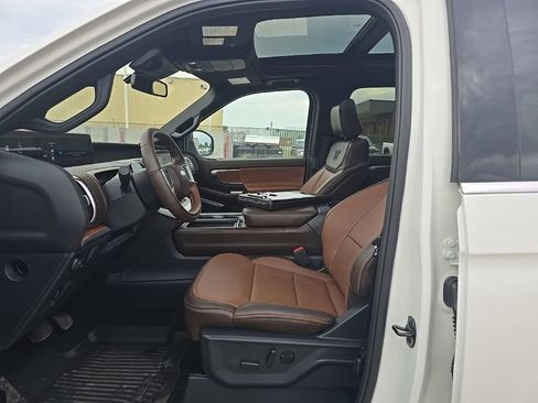 Used 2025 Ford Expedition King Ranch AWD/4WD image 17