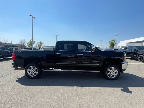 Used 2019 Chevrolet Silverado 2500 LTZ w/ Duramax Plus Package image 9