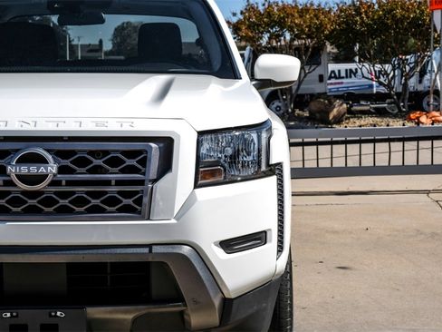 Used 2022 Nissan Frontier SV image 46