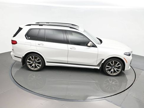 Used 2021 BMW X7 M50i w/ Dynamic Handling Package AWD/4WD image 50