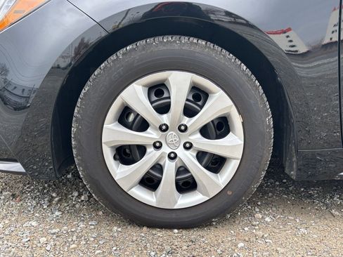 Used 2025 Toyota Corolla LE image 25